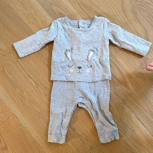 Carter's Soft Gray Baby Outfit 9M